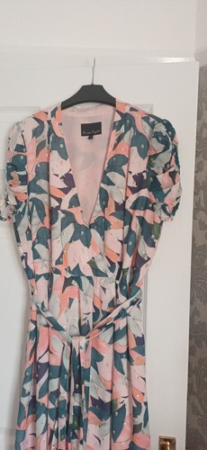 Phase eight occasion - wrap, over